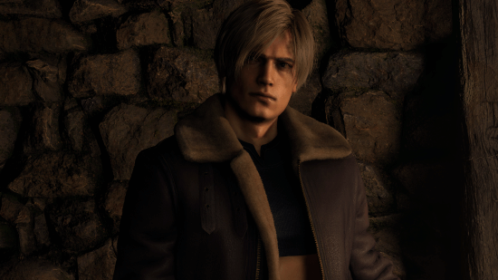 《生化危机4：重制版》里昂露脐装MOD：八块腹肌清晰可见
