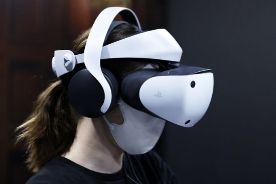 PSVR2销量27万遇挫 分析师：或需降价才能避免失败