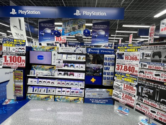 日本秋叶原游戏店景象：Xbox只有个XGP广告