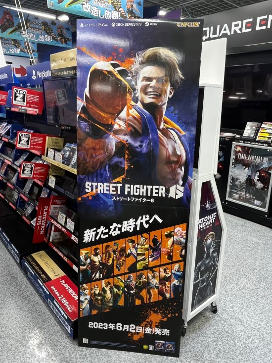 日本秋叶原游戏店景象：Xbox只有个XGP广告