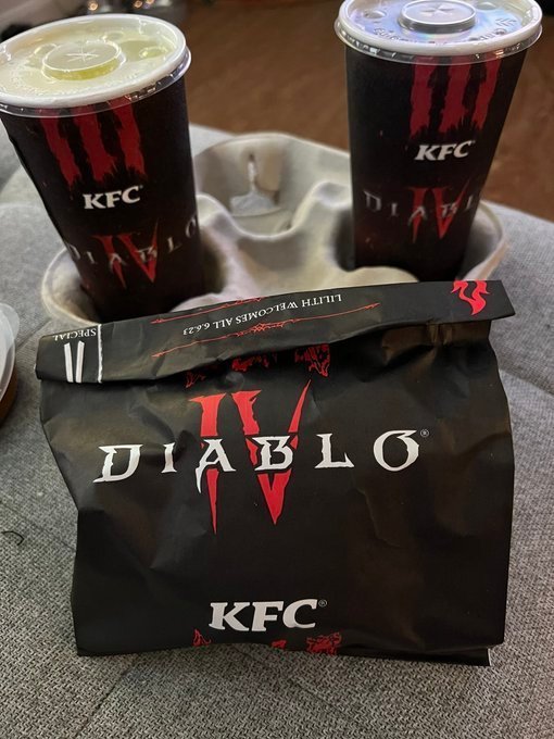 《暗黑4》KFC联动武器炒至500元！能再买个游戏了