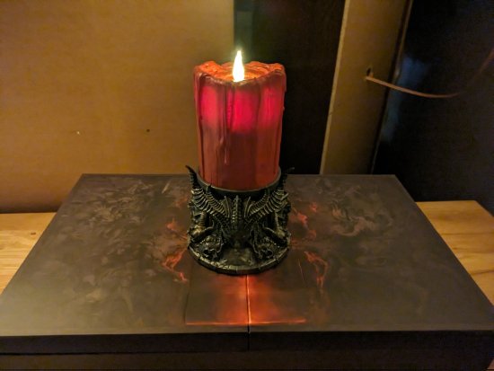 玩家晒《暗黑破坏神4》典藏版 炫酷超大蜡烛灯有内味了！