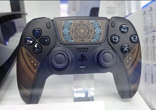 《FF16》限定PS5手柄实物曝光：比宣传图好看