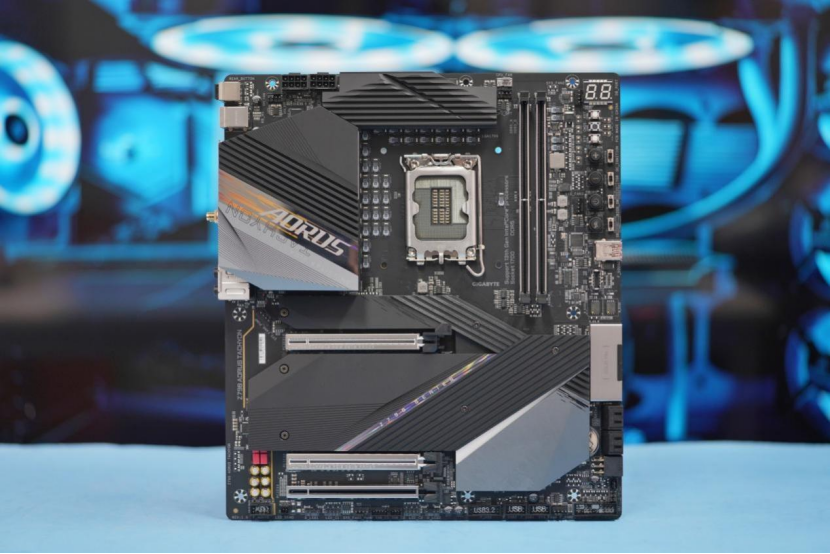 DDR5频率破11GHz！技嘉Z790钛雕创世界超频纪录