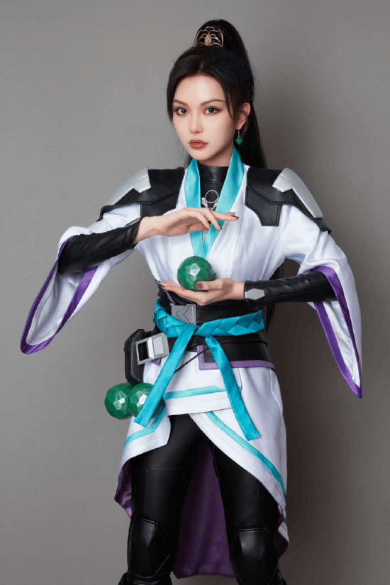 妥妥的撕漫女！周扬青晒《无畏契约》贤者cos照